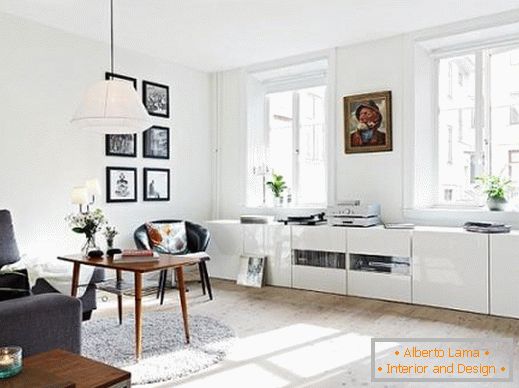 Schwarz-Weiß-Kontrast im Design des Wohnzimmers