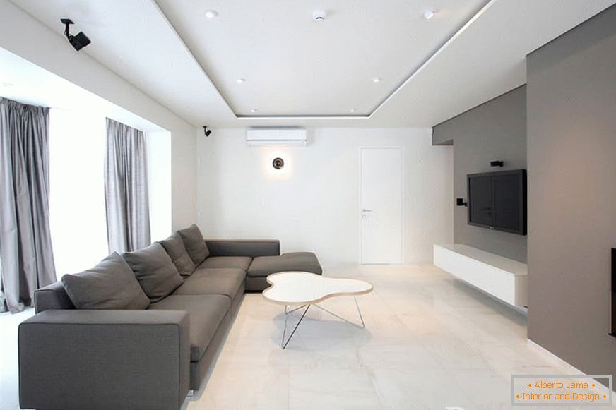 Asymmetrisches Wohnzimmer im minimalistischen Stil
