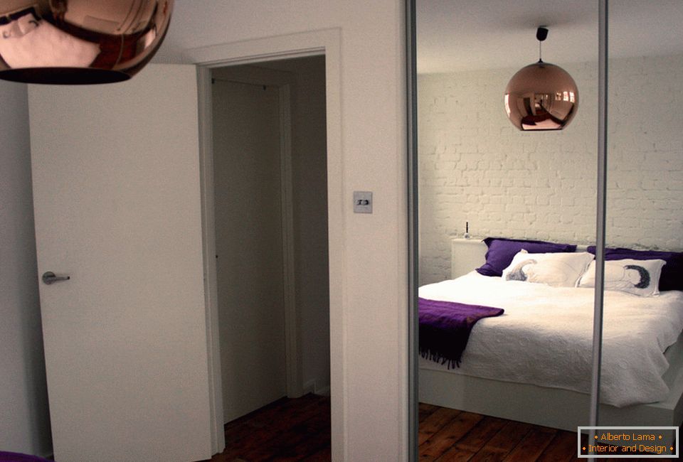 Schlafzimmer einer kleinen Wohnung in London