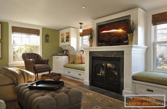 Fernsehen über dem Kamin im Innenraum - Foto des grünen Wohnzimmers