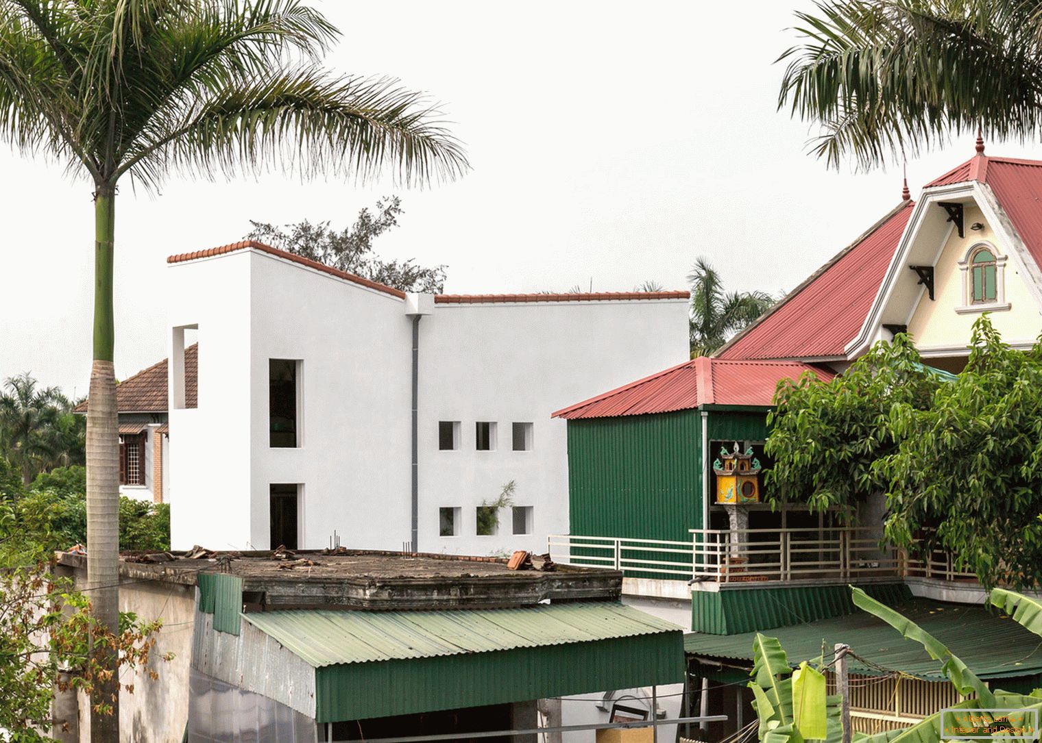 Ein schmales Betonhaus in Vietnam