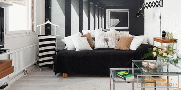 Wohnzimmer in Schwarz und Weiß