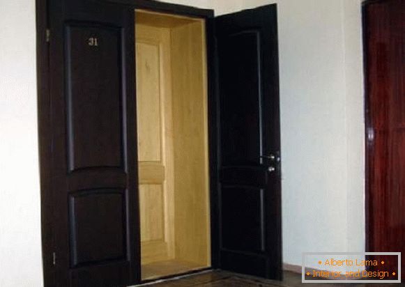 hölzerne Eingangstüren für Wohnungen, Foto 31