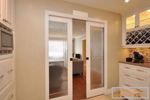 Türen für Küche - weiß, gleitend, mit Glas
