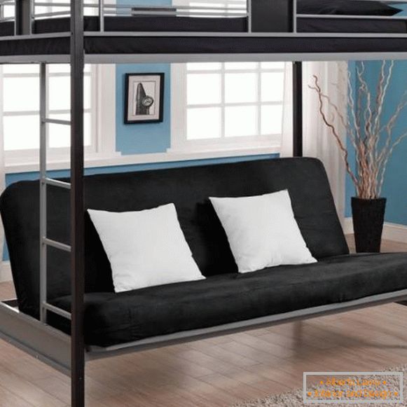 Fotomöbel - ein schönes Hochbett mit einem Sofa im Erdgeschoss