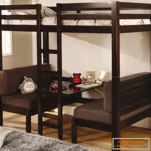 Bett Loft mit zwei Sofas im Erdgeschoss