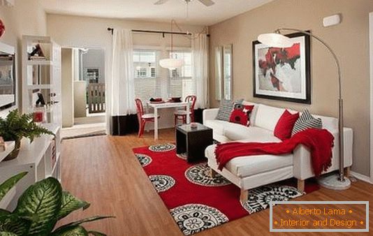 Modernes Wohnzimmer in Rot