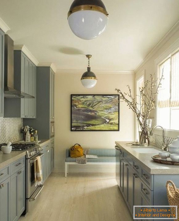 Graue blaue Küche im Innenfoto