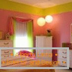 Schlafzimmer in grün und rosa Farben