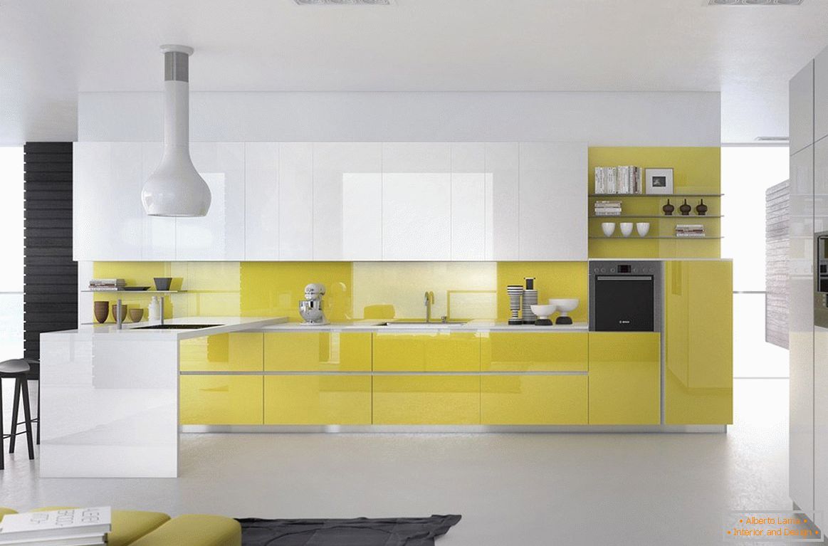 Gelbe und weiße Küche