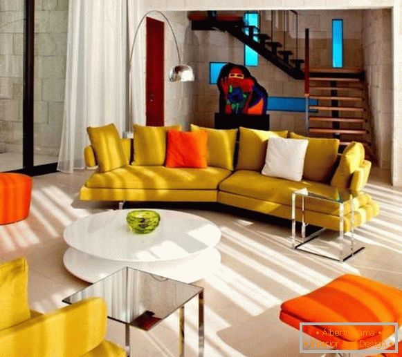 gelb-Möbel-im-Innenraum