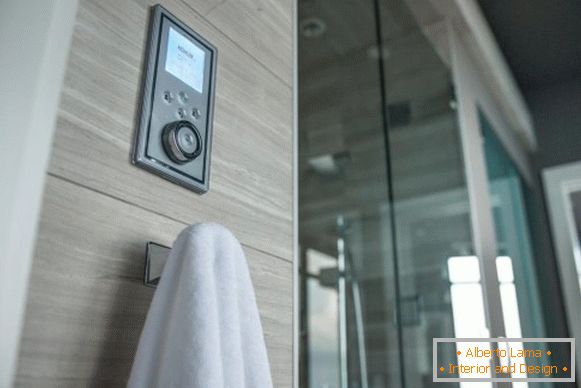 Intelligente Wasserkontrolle im Badezimmer