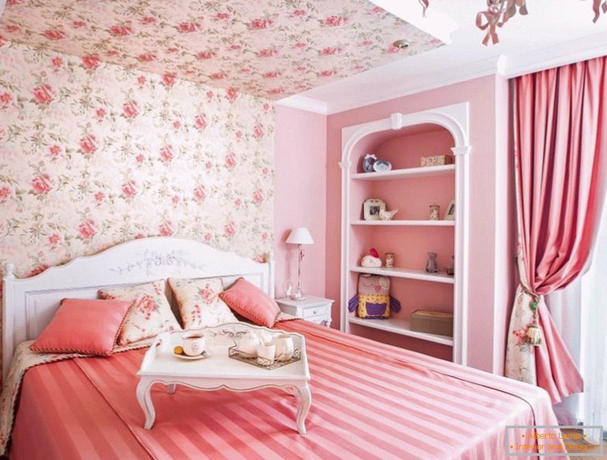 Schlafzimmer in rosa Farbe