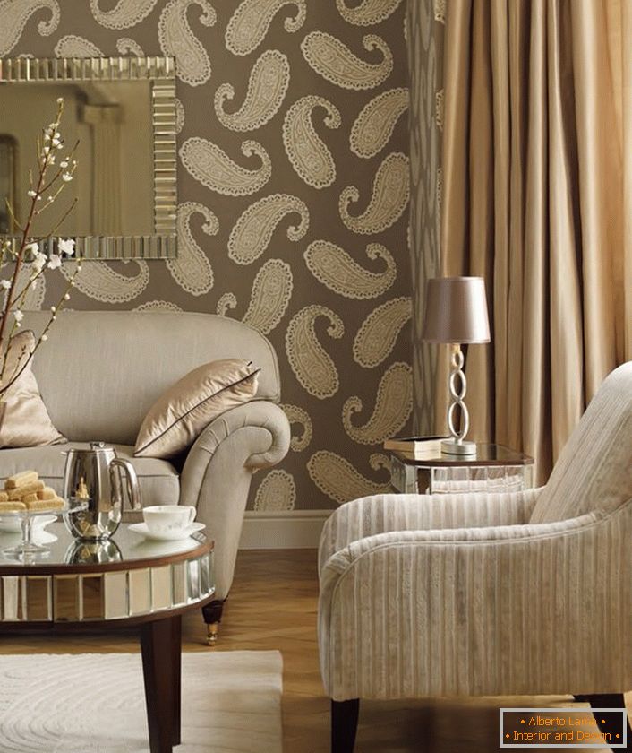 Textilien im Inneren des Wohnzimmers sind eine Hommage an vergangene Traditionen.