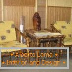 Tisch und Stühle aus Bambus