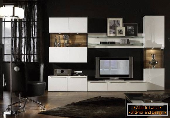 Schwarze Tapeten für weiße modulare Möbel im Wohnzimmer