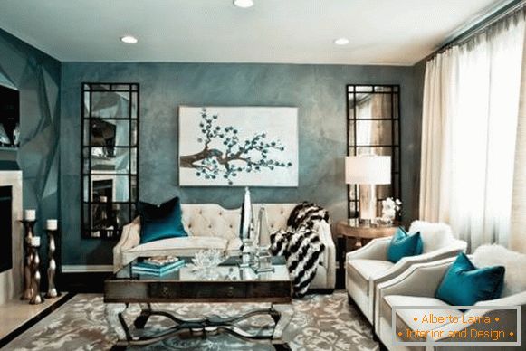 Chic Design Wohnzimmer mit weißen Möbeln - Foto mit blau