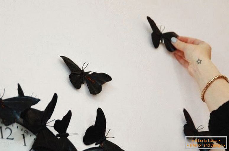 Schmetterlinge an die Wand montieren