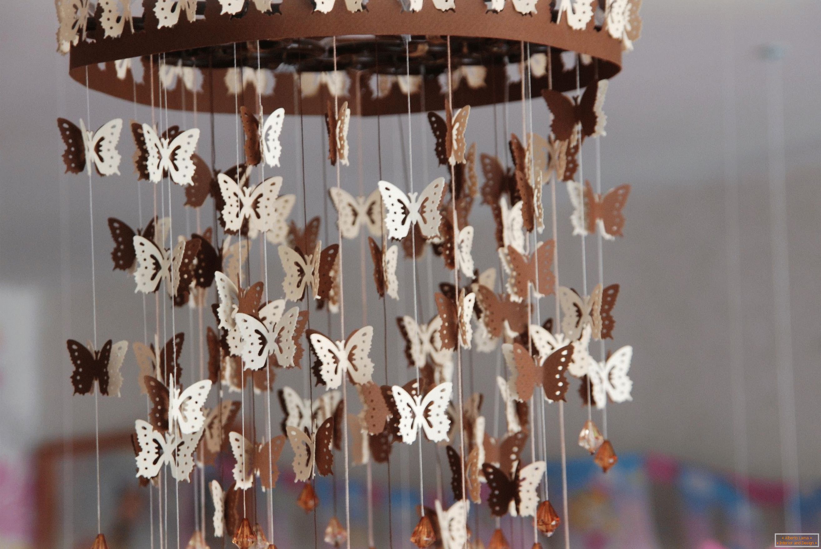 Schmetterlinge auf dem Rahmen