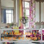 Wohnzimmerdesign in hellen Farben