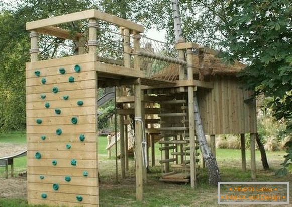 sportivnyy-Kinder-Holzkomplex