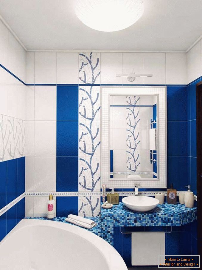 Design eines Badezimmers mit einer Toilette in 1 Zimmerwohnung Khrushchevka