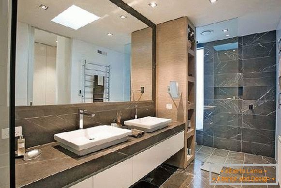 Badezimmerdesign mit einem großen Spiegel, Foto 37