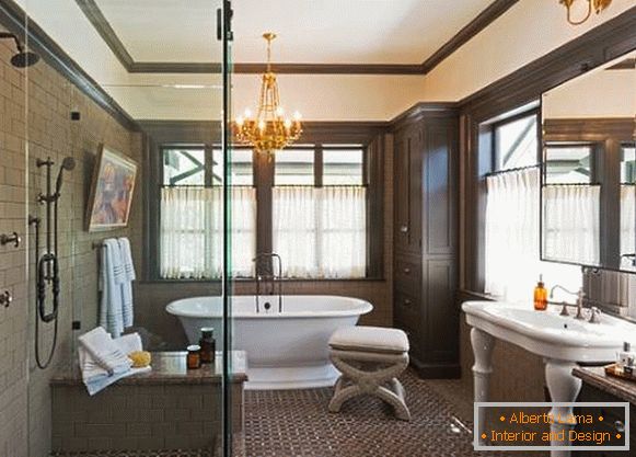 Luxuriöses Badezimmer im Design eines Privathauses