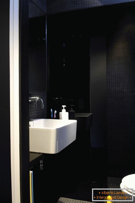 Badezimmer Innenarchitektur in schwarz