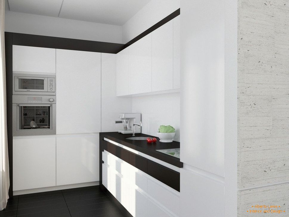 Küche mit weißem Interieur