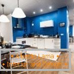 Trennung von Küche und Wohnzimmer mit Beleuchtung