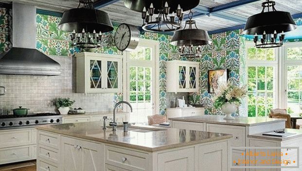 Design einer großen Küche in einem privaten Haus фото 