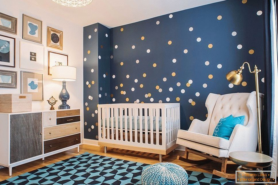 Dekor Zimmer für ein Kind mit blauen Wänden
