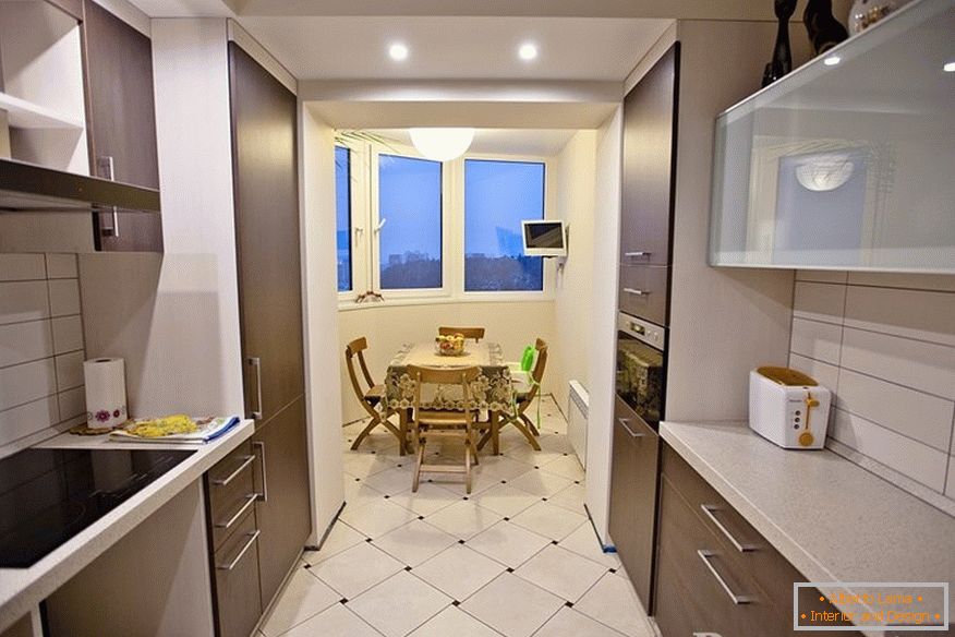 Küche mit Balkon