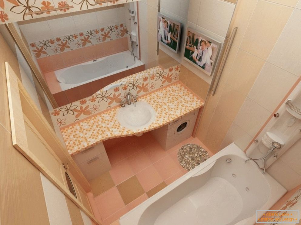 Visuelle Vergrößerung des Raumes eines kleinen Badezimmers mit einem Spiegel
