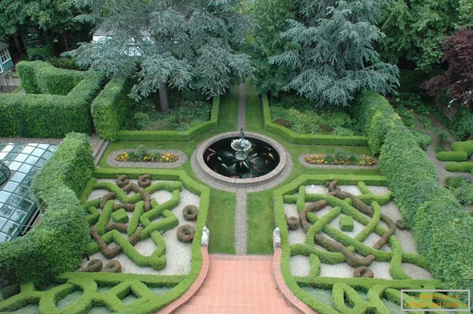 Garten mit Springbrunnen