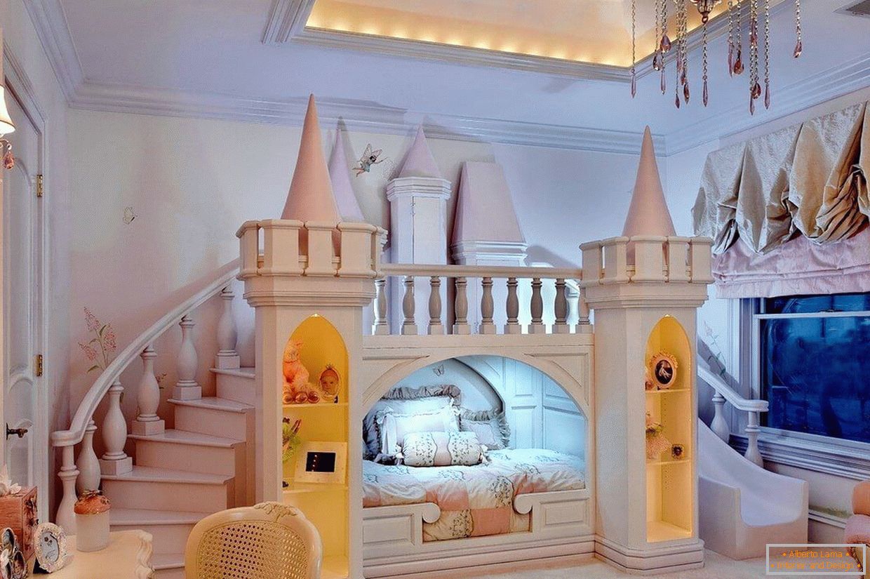 Schloss im Schlafzimmer