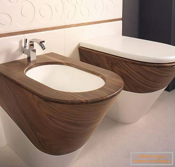 Toilettensitz aus Holz