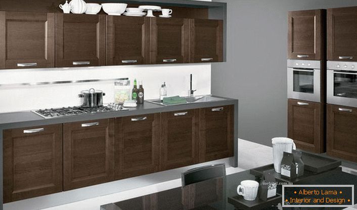 Für eine stilvolle Küche ist das Möbel richtig gewählt. Die funktionale Wenge-Suite sieht nicht nur attraktiv aus, sie ist auch funktional und praktisch. 