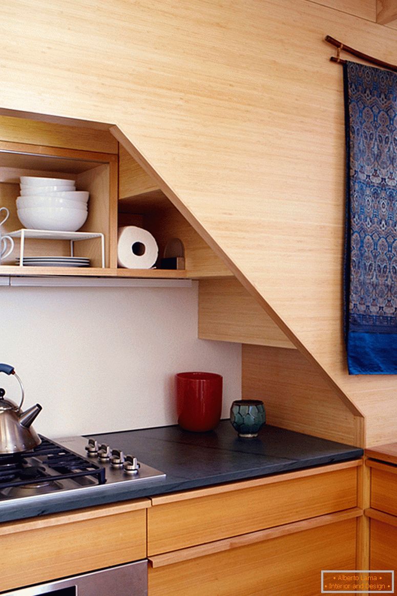 Küche in einer kleinen zweistöckigen Wohnung - Foto 2