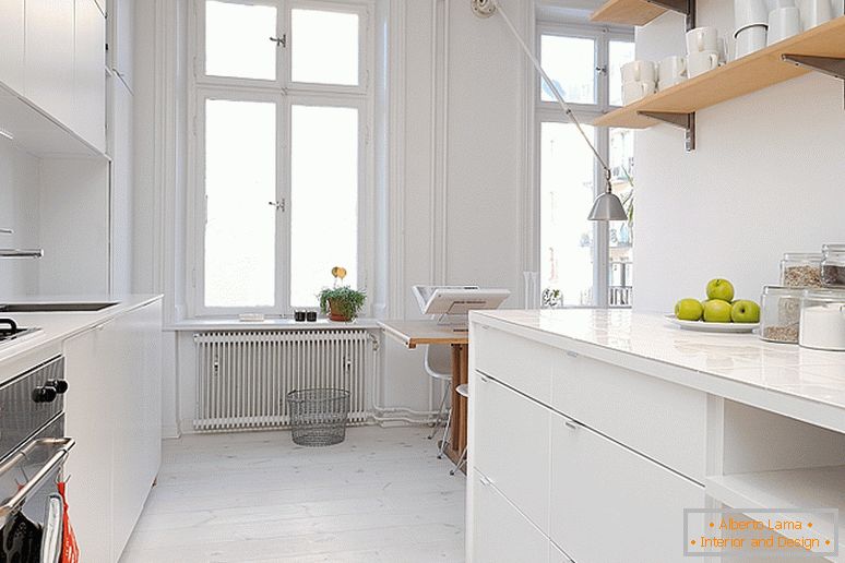 Küche von luxuriösen kleinen Wohnungen in Schweden