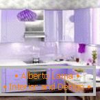 Lila Farbe im Küchendesign