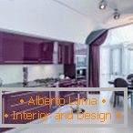 Design einer stilvollen grau-violetten Küche