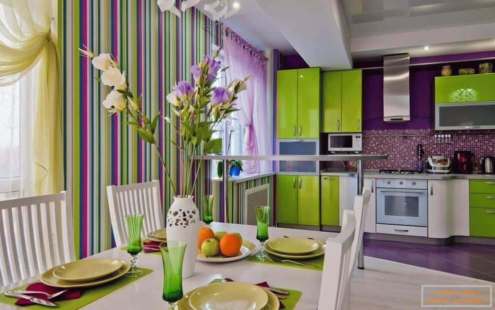 Design der grünen und lila Küche