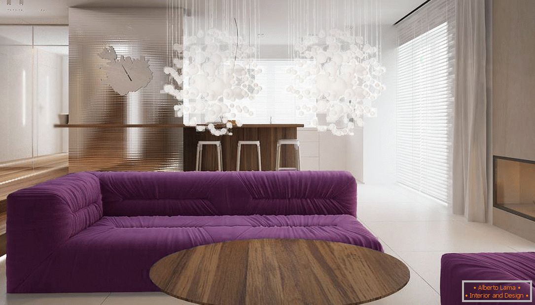 Die Kombination von Holz und Violett im Innenraum