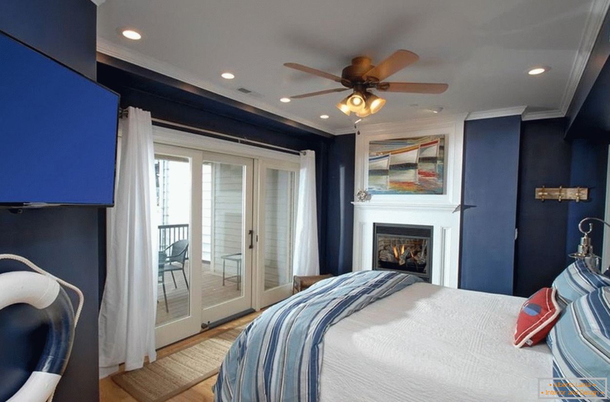 Blaues und weißes Schlafzimmerdesign
