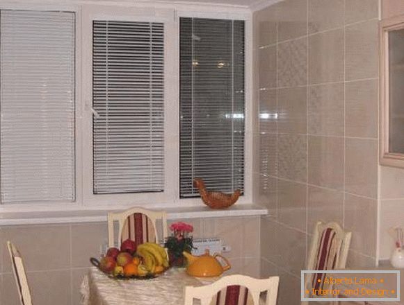 horizontale Fensterläden in der Küche, Foto 30