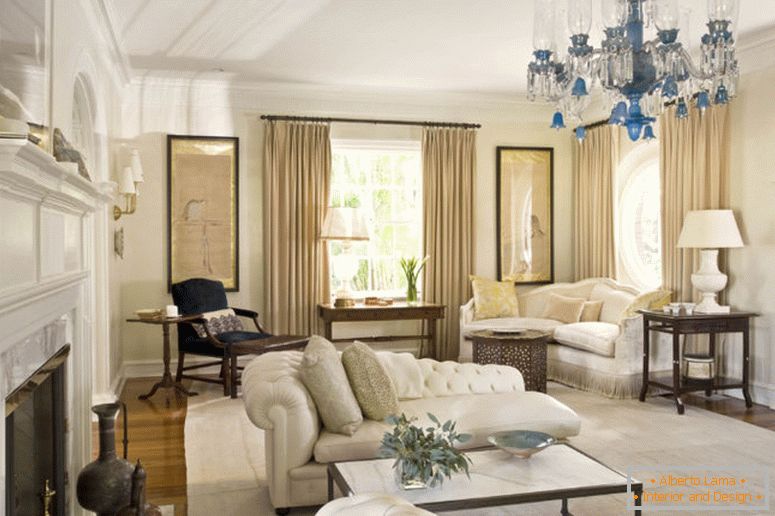 amazing-design-interior-decoration-luxus-wohnzimmer-design-ideen-ausgestattet-elegant-weiß-stoff-polster-back-recamier-sofa-near-modernen-kamin-auch-nizza-creme-stoff-schiebet Vorhänge-die-Fenster