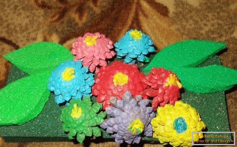 Blumenstrauß aus Zapfen