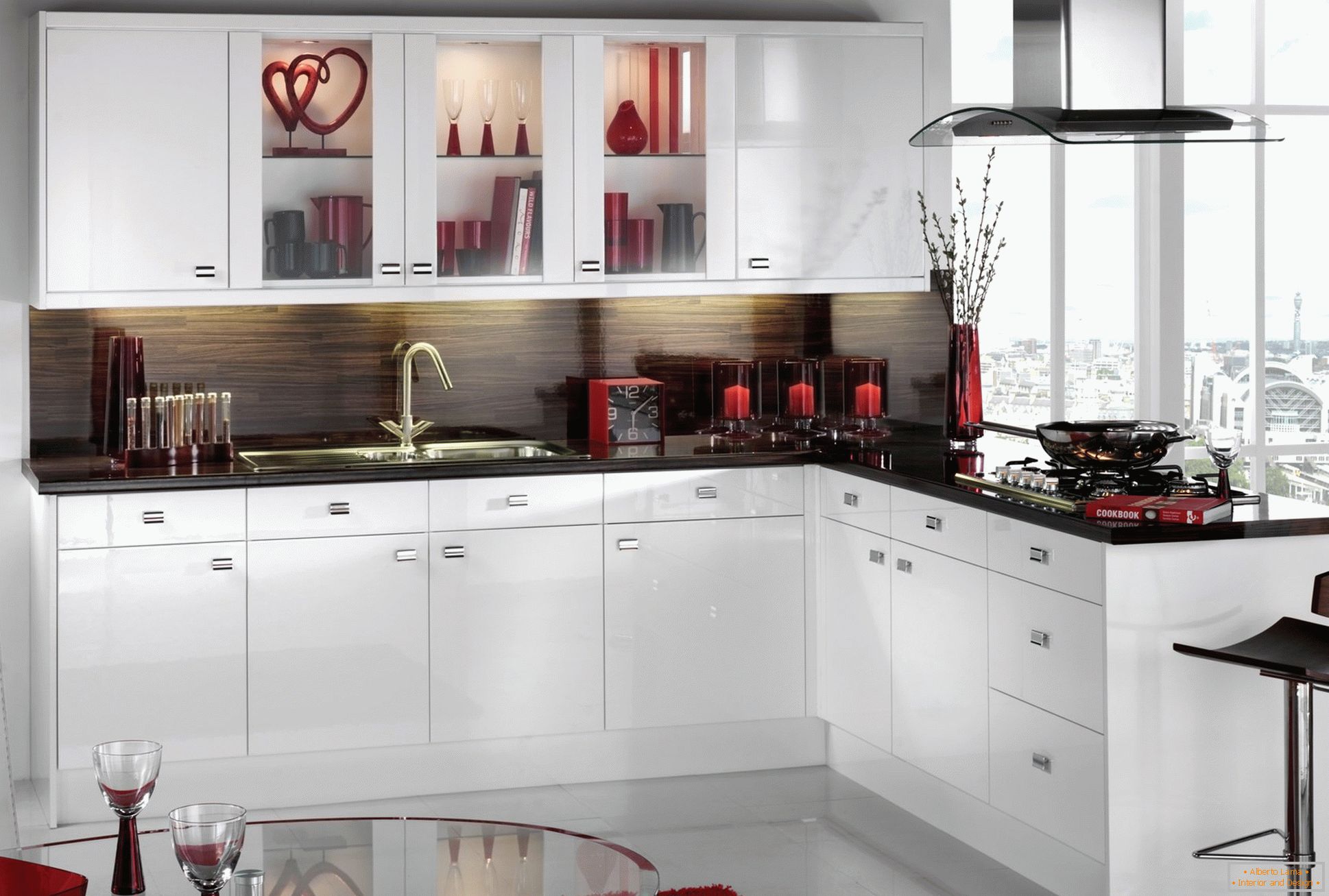 Schwarz und Rot im Design der weißen Küche